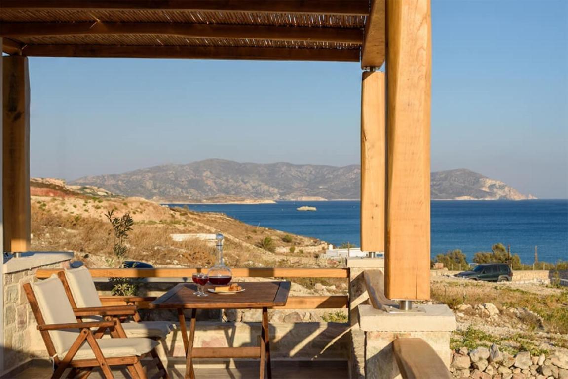 Κalamitsi Rooms & Apartments Kimolos Exterior photo